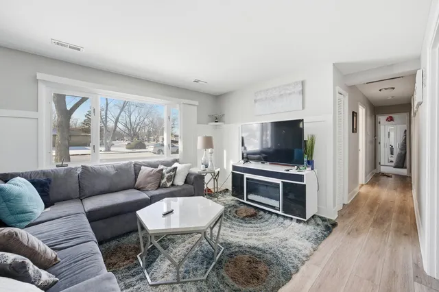 $219,900 | 251 Westwood Drive, Park Forest, IL 60466