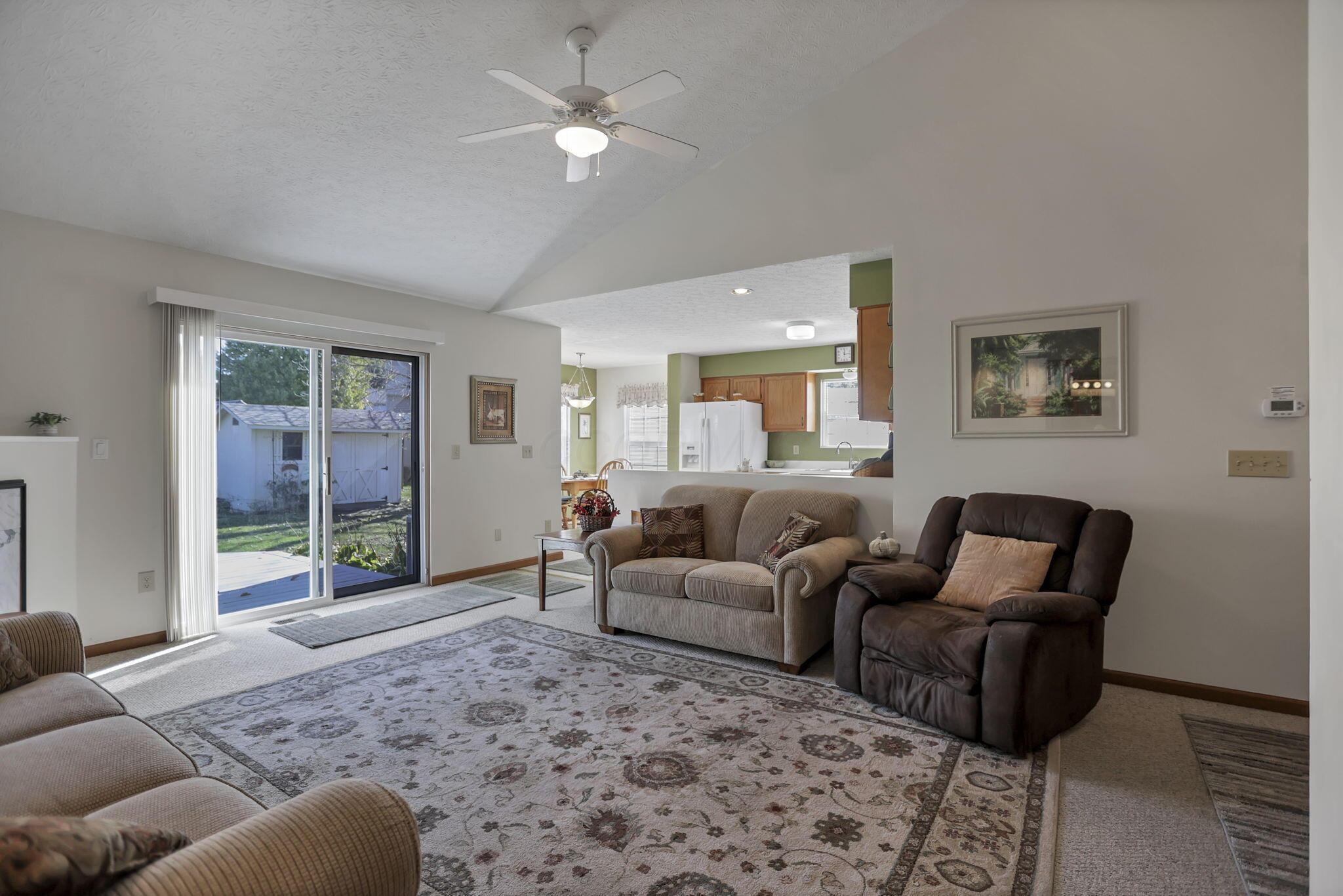 1588 Heatherview Lane Heath, OH 43056 - Photo 7 of 52 Living Room