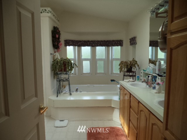 14327 Solberg Road Southeast Yelm, WA 98597 - Photo 14 of 25 Gallery Image 14