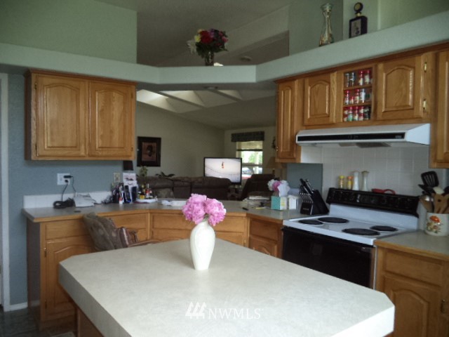 14327 Solberg Road Southeast Yelm, WA 98597 - Photo 10 of 25 Gallery Image 10