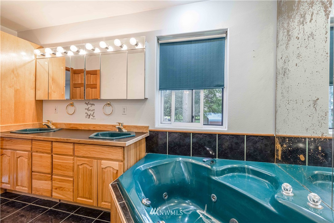 1293 Monte Elma Road Elma, WA 98541 - Photo 19 of 25 Gallery Image 19