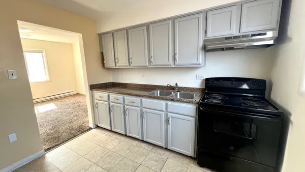 $1,500 | 9106 South Halsted Street, Unit 2W, Chicago, IL 60620