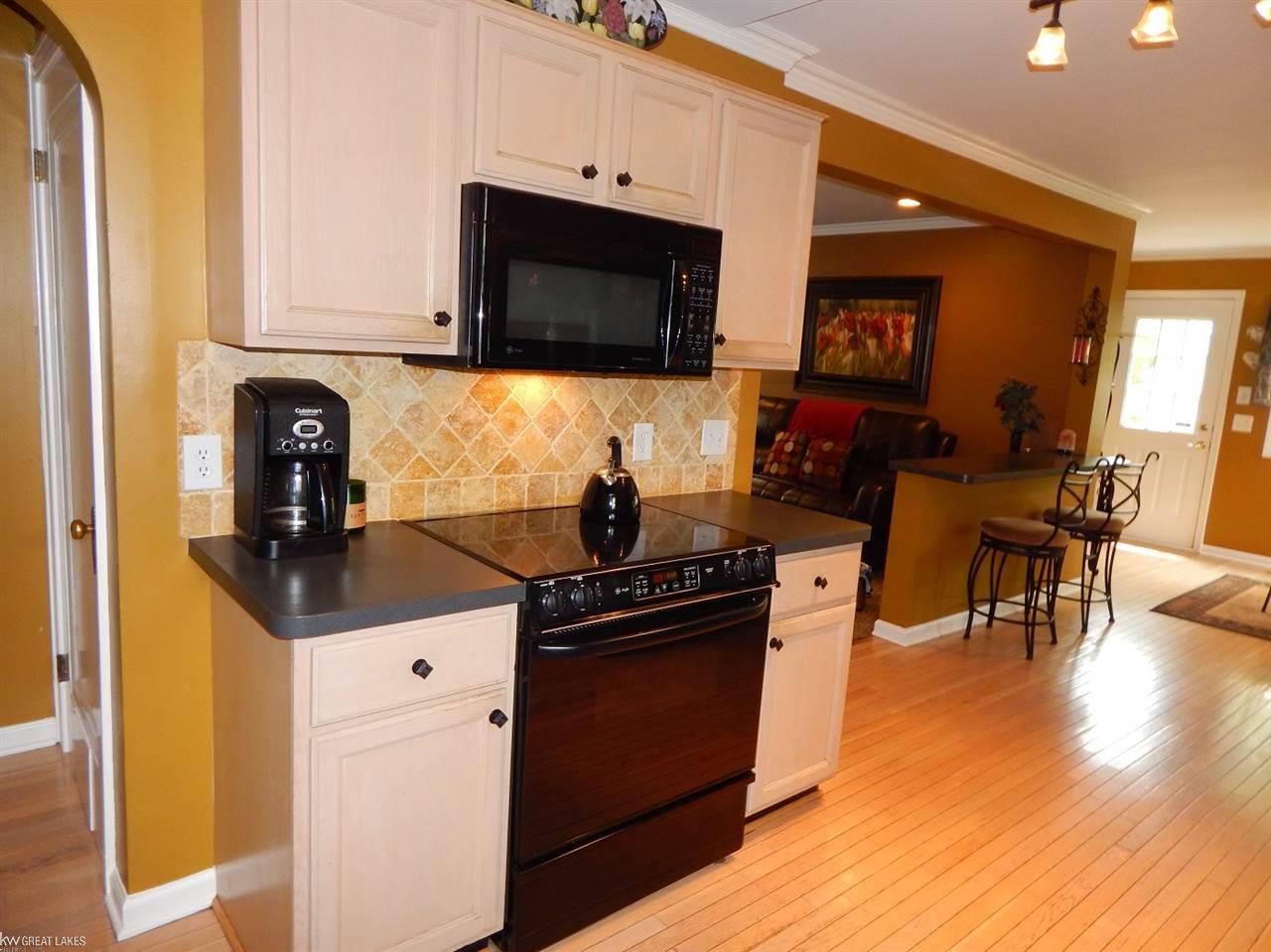 1793 Hampton Road Grosse Pointe, MI 48236 - Photo 12 of 69 31354587-11.JPG