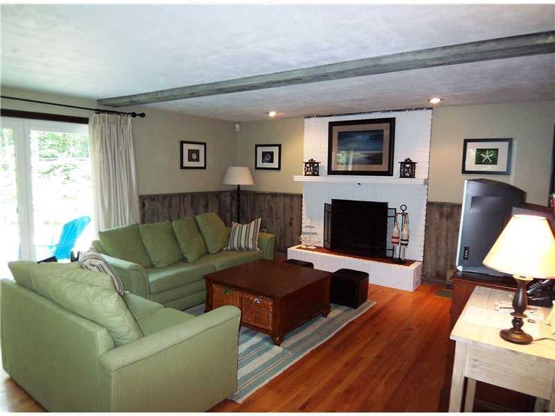 253 Clay Hill Road Cape Neddick, ME 03902 - Photo 6 of 16 Living Room.
