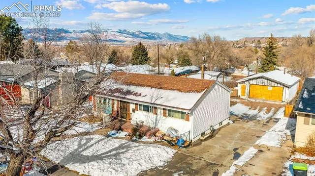 a picture of city view