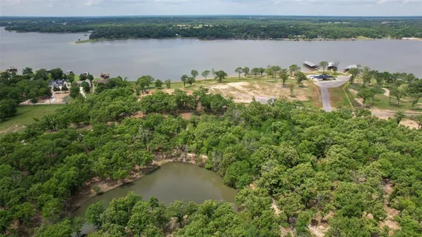 $199,000 | 7011 Lakeshore Way, Malakoff, TX 75148