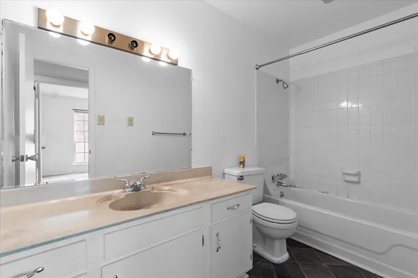 $169,900 | 900 Mountain Creek Road, Unit R321, Chattanooga, TN 37405