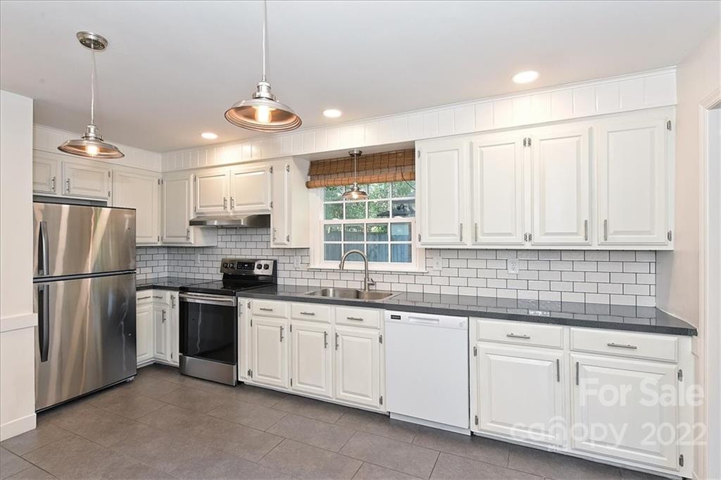 4721 Fairheath Road Charlotte, NC 28210 - Photo 18 of 39 Gallery Image 18