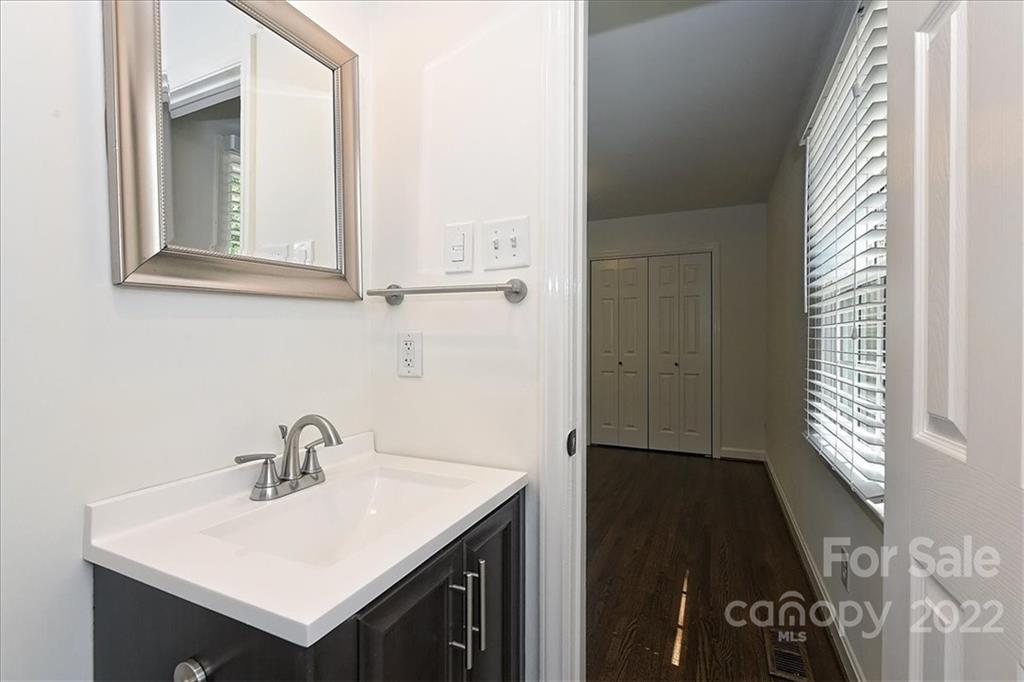 4721 Fairheath Road Charlotte, NC 28210 - Photo 28 of 39 Gallery Image 28