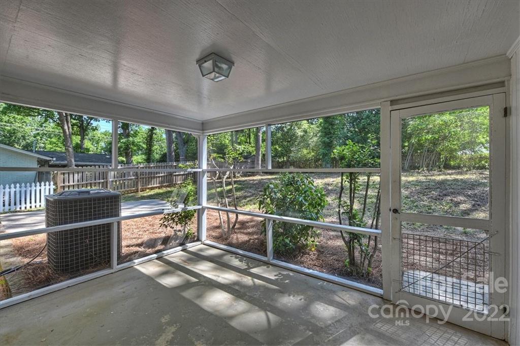 4721 Fairheath Road Charlotte, NC 28210 - Photo 35 of 39 Gallery Image 35