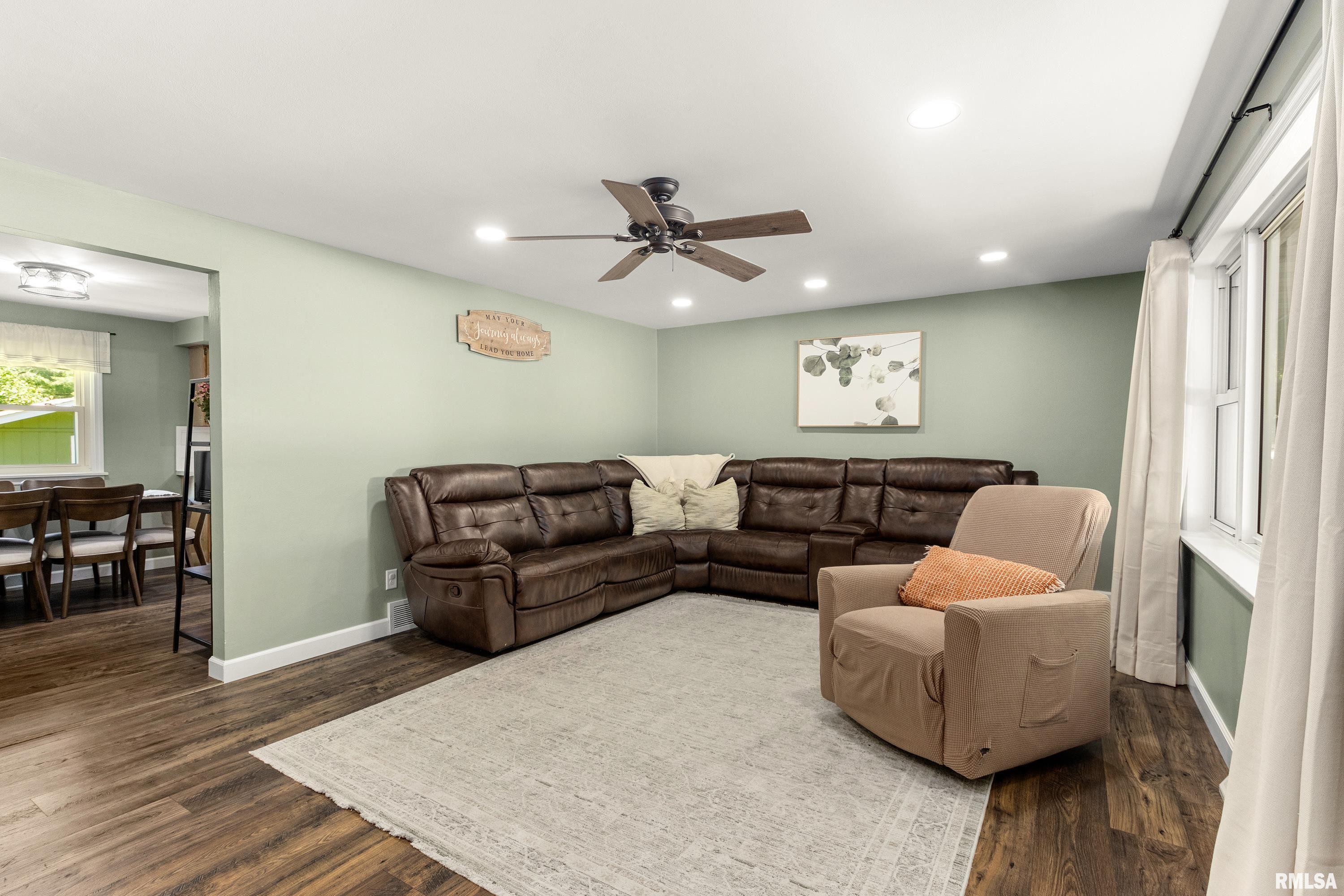 1114 South Main Street Washington, IL 61571 - Photo 5 of 38