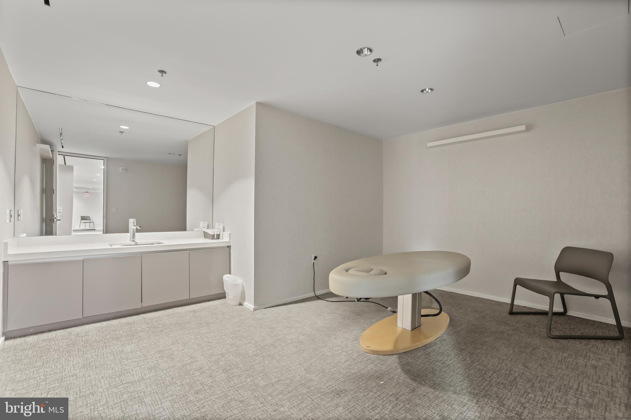 925 H Street Northwest, Unit 712 Washington, DC 20001 - Photo 37 of 54