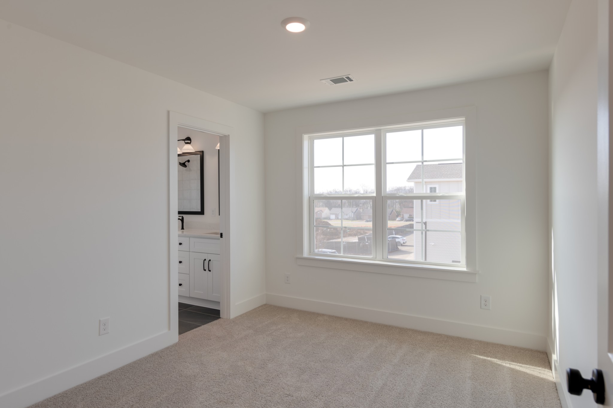 251 Nesbitt Lane Madison, TN 37115 - Photo 18 of 35 an empty room with windows and closet