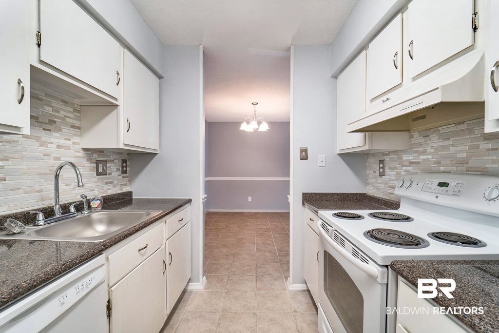 6050 Grelot Road, Unit 103 Mobile, AL 36609 - Photo 7 of 15