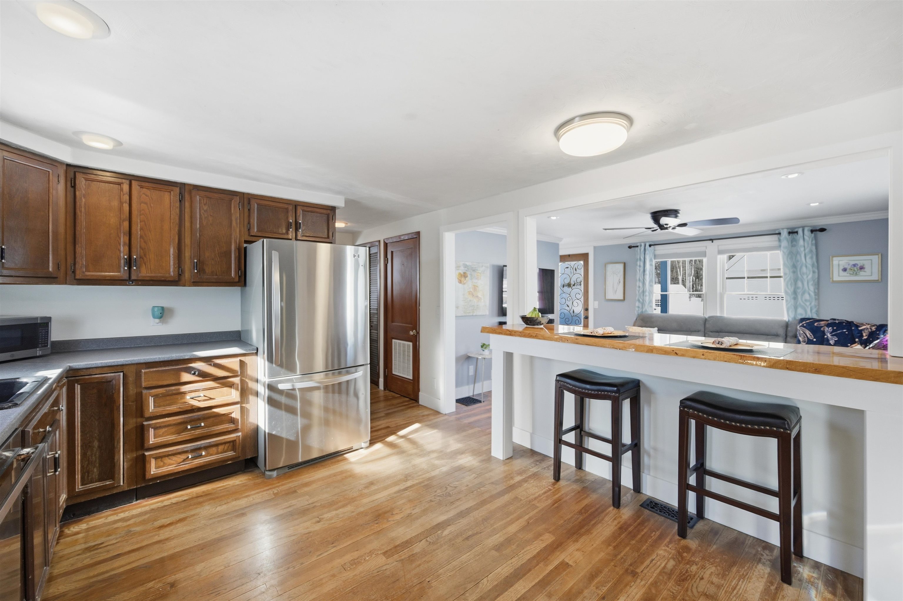 38 Armand Avenue Manchester, NH 03103 - Photo 6 of 35