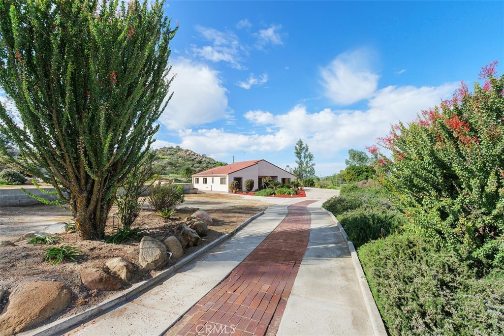 26730 Scott Menifee, CA 92584 - Photo 15 of 42