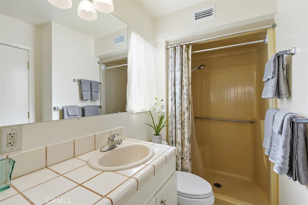 26730 Scott Menifee, CA 92584 - Photo 38 of 42 Primary Bathroom