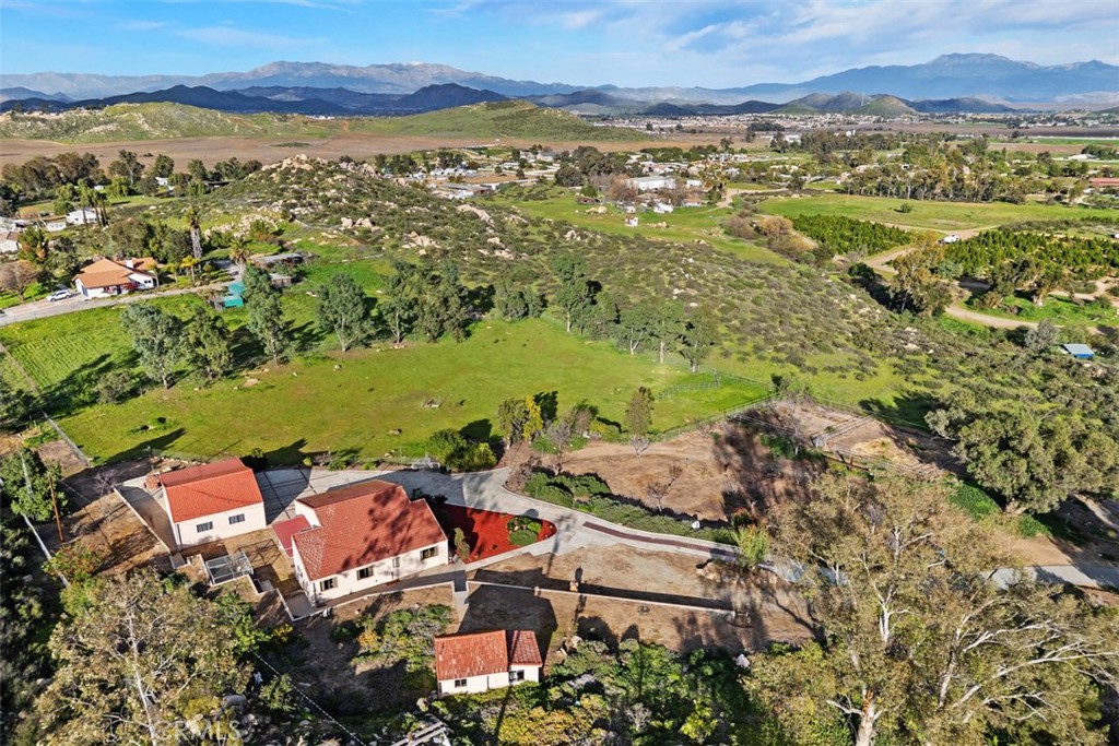 26730 Scott Menifee, CA 92584 - Photo 4 of 42