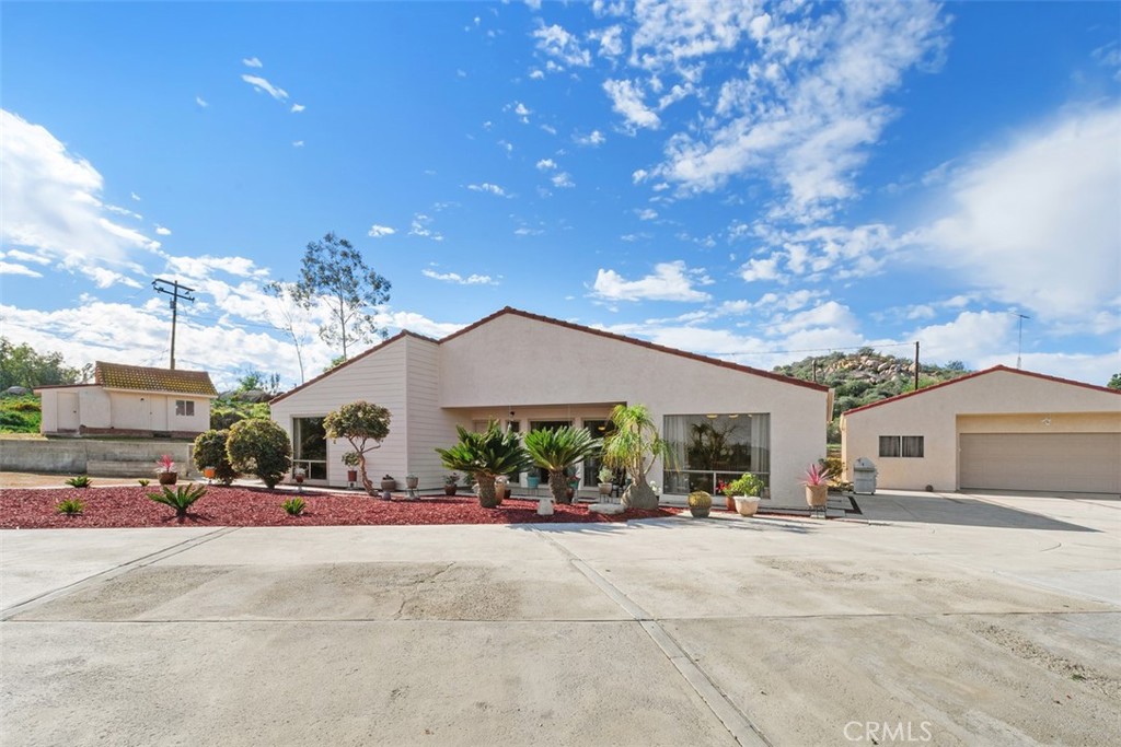 26730 Scott Menifee, CA 92584 - Photo 5 of 42