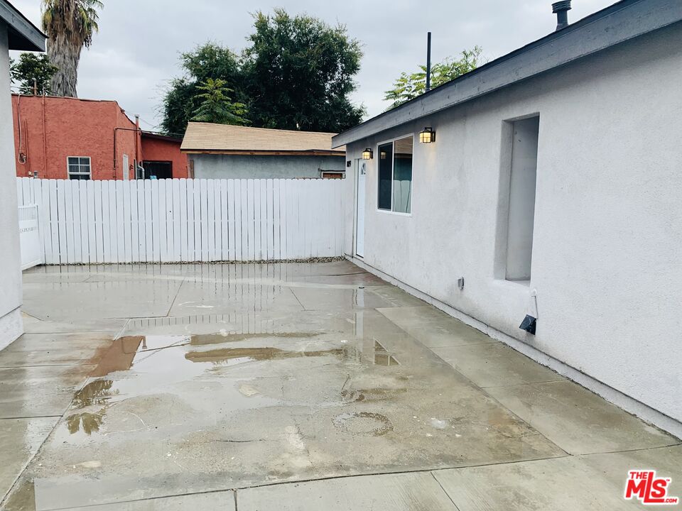 811 North Spring Avenue Compton, CA 90221 - Photo 22 of 37 a view of a house with a outdoor space