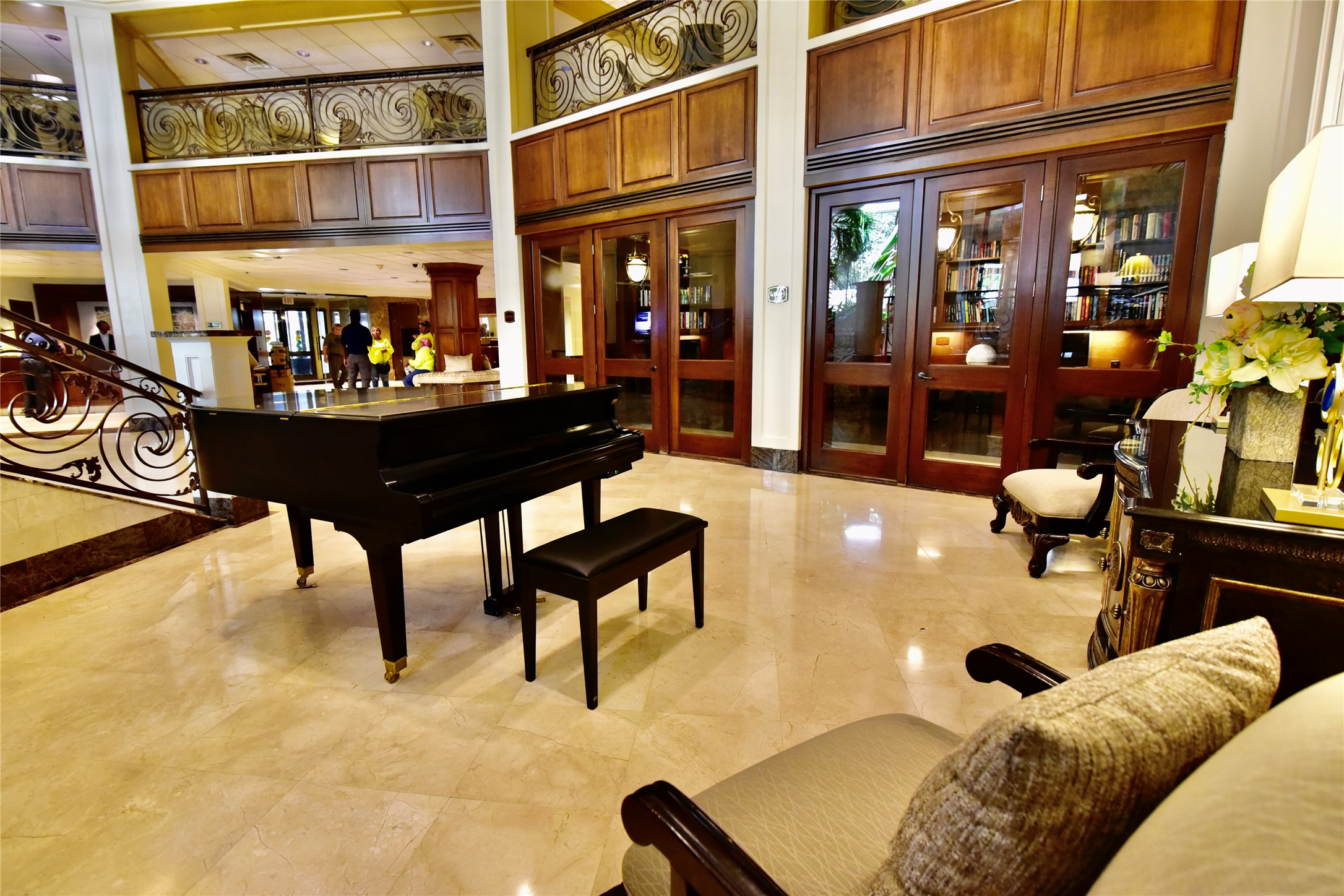3525 Sage Road, Unit 1217 Houston, TX 77056 - Photo 13 of 27 a view of a chairs and tables in a patio