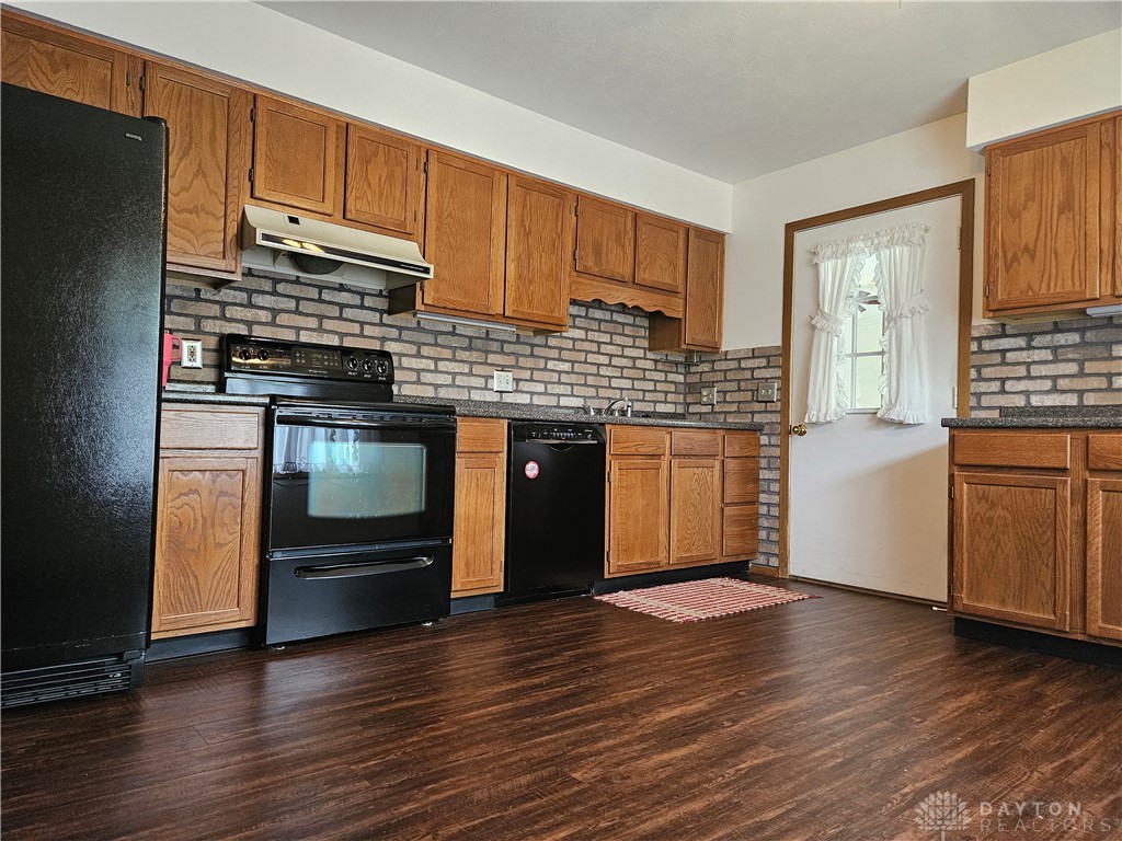 1141 Brixton Drive West Springfield, OH 45503 - Photo 4 of 17
