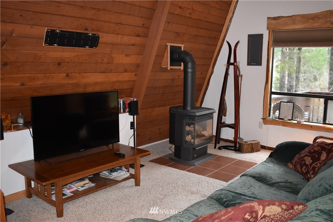 175 Sunstone Road Packwood, WA 98361 - Photo 5 of 19 Gallery Image 5