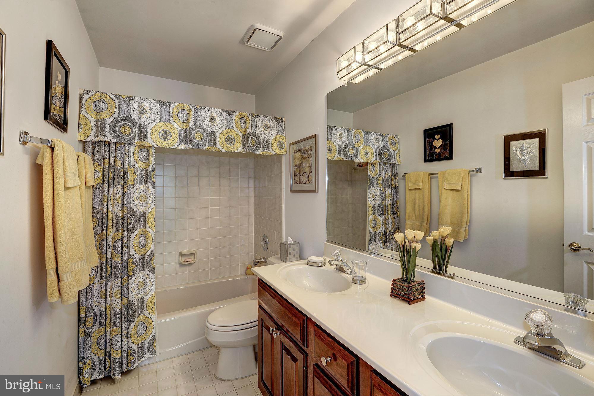 6246 Park Road McLean, VA 22101 - Photo 17 of 29 Bath