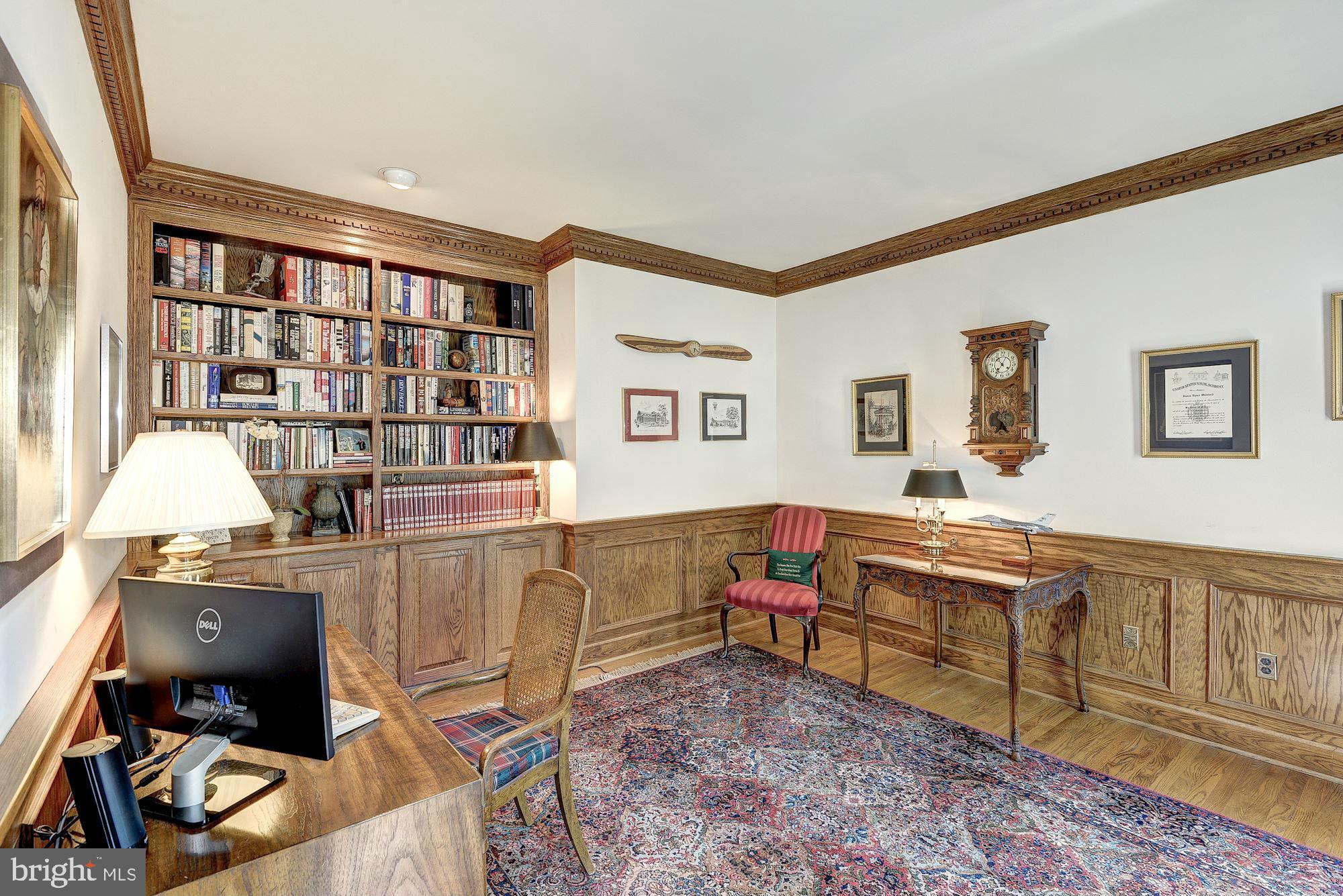 6246 Park Road McLean, VA 22101 - Photo 3 of 29 Library with Built-ins