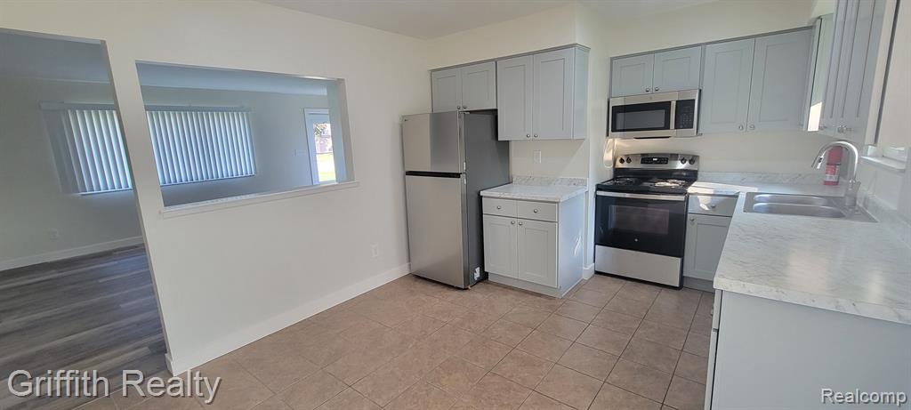 301 O'Doherty Road Brighton, MI 48116 - Photo 4 of 9