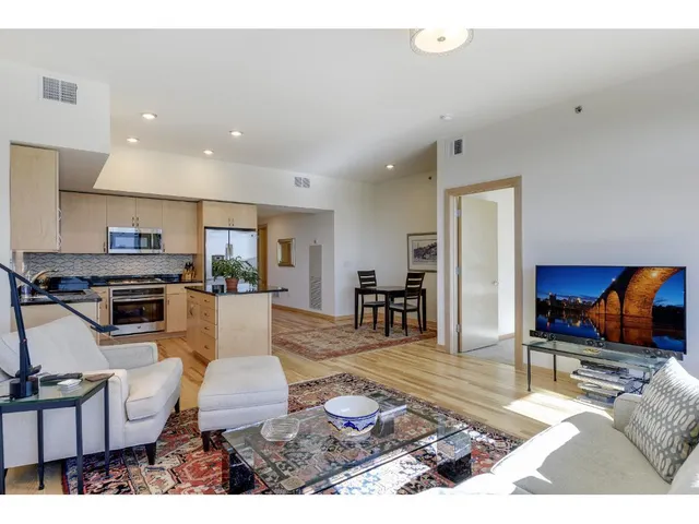 $2,350 | 740 Portland Avenue, Unit 1204, Minneapolis, MN 55415