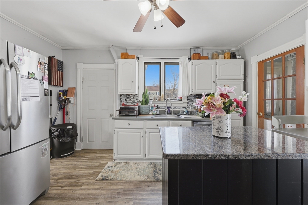9 Hamilton Street Clinton, MA 01510 - Photo 15 of 32