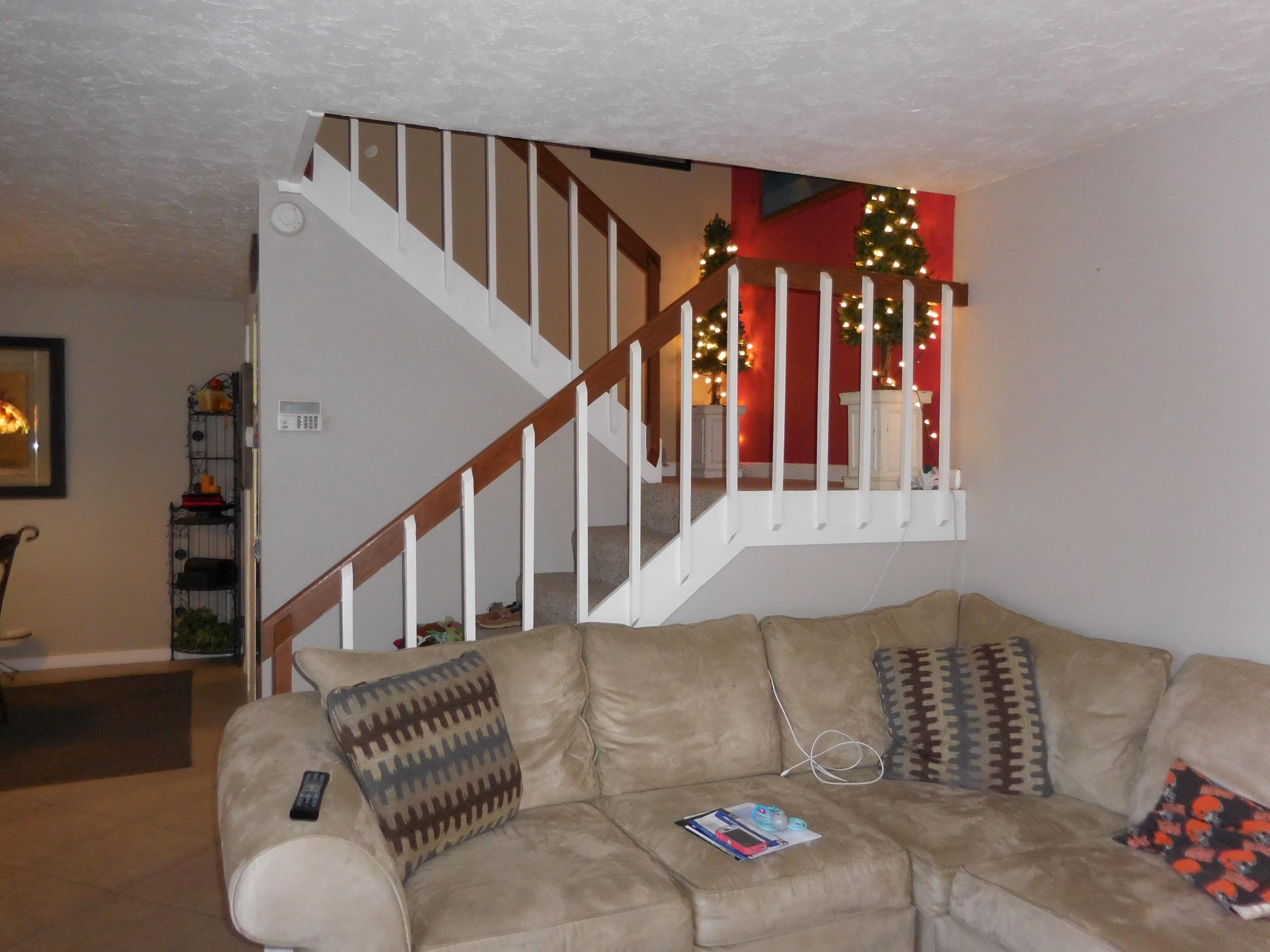 268 Woodland Road Palm Springs, FL 33461 - Photo 4 of 17 268 woodland rd 007