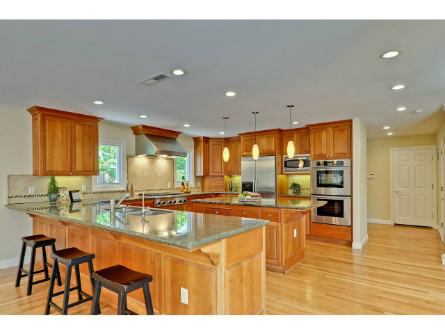 10225 Carmen Road Cupertino, CA 95014 - Photo 12 of 25 Gallery Image 12