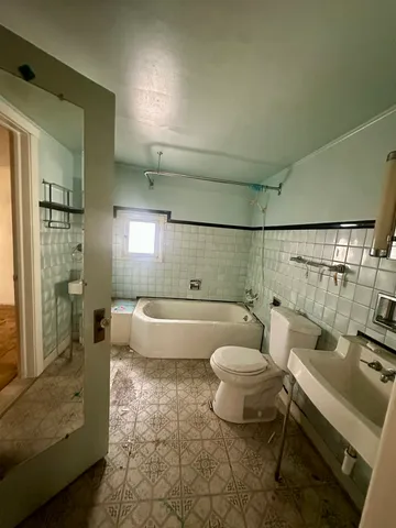 $429,900 | 2508 Isabella Street, Evanston, IL 60201