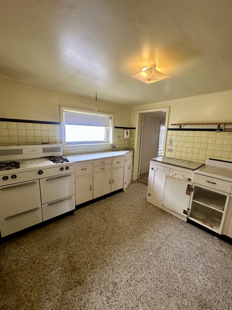 2508 Isabella Street Evanston, IL 60201 - Photo 8 of 12