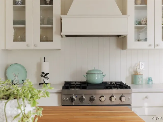 $415,000 | 535 John Street, Clayton, NY 13624