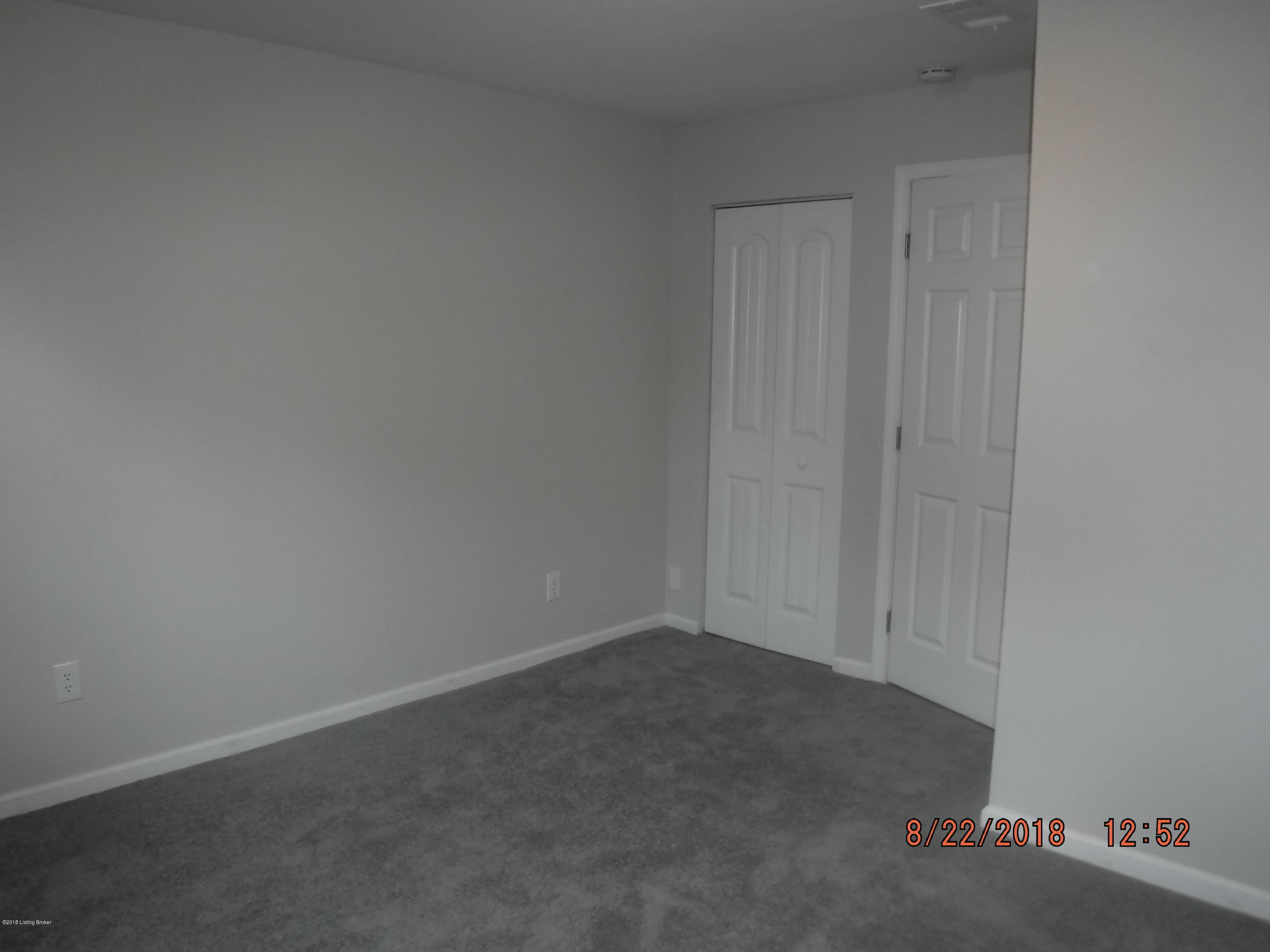 378 Meadowood Road Hillview, KY 40229 - Photo 17 of 32 DSCF4160
