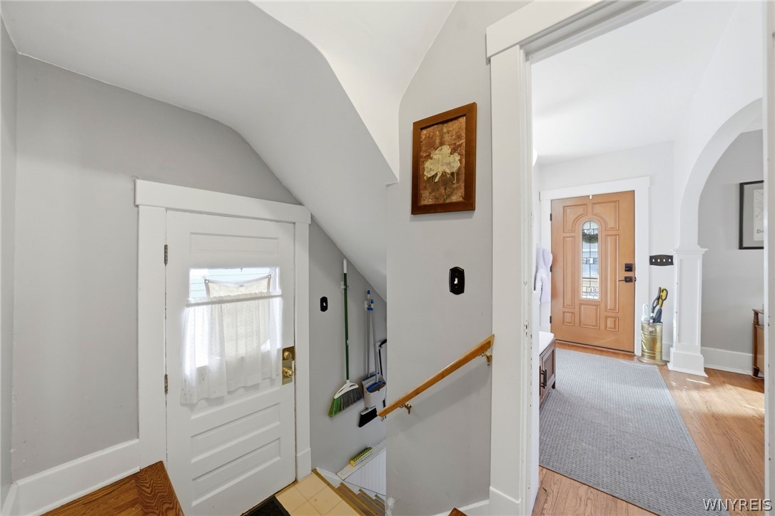 44 Kenton Road Tonawanda, NY 14217 - Photo 18 of 41 Back Hallway