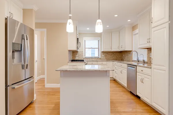 $572,000 | 9 South Ridge Avenue, Arlington Heights, IL 60005