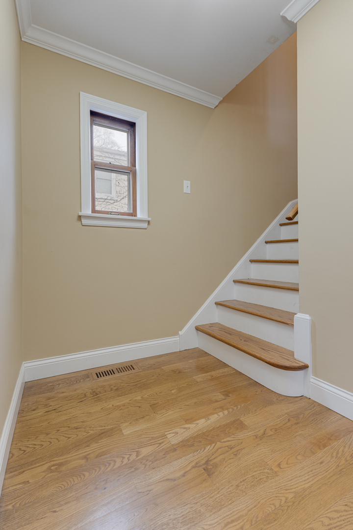 9 South Ridge Avenue Arlington Heights, IL 60005 - Photo 16 of 30