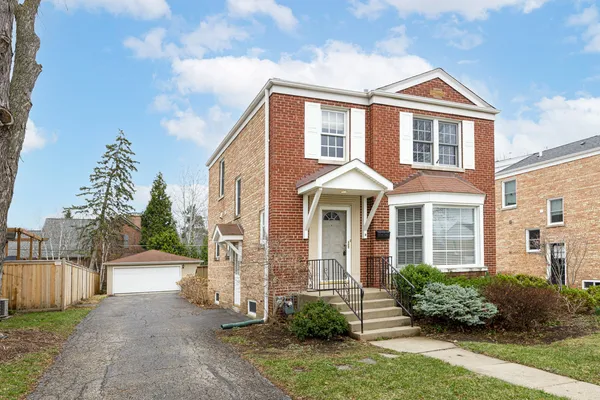 $572,000 | 9 South Ridge Avenue, Arlington Heights, IL 60005