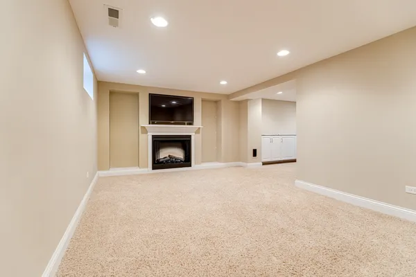 $572,000 | 9 South Ridge Avenue, Arlington Heights, IL 60005