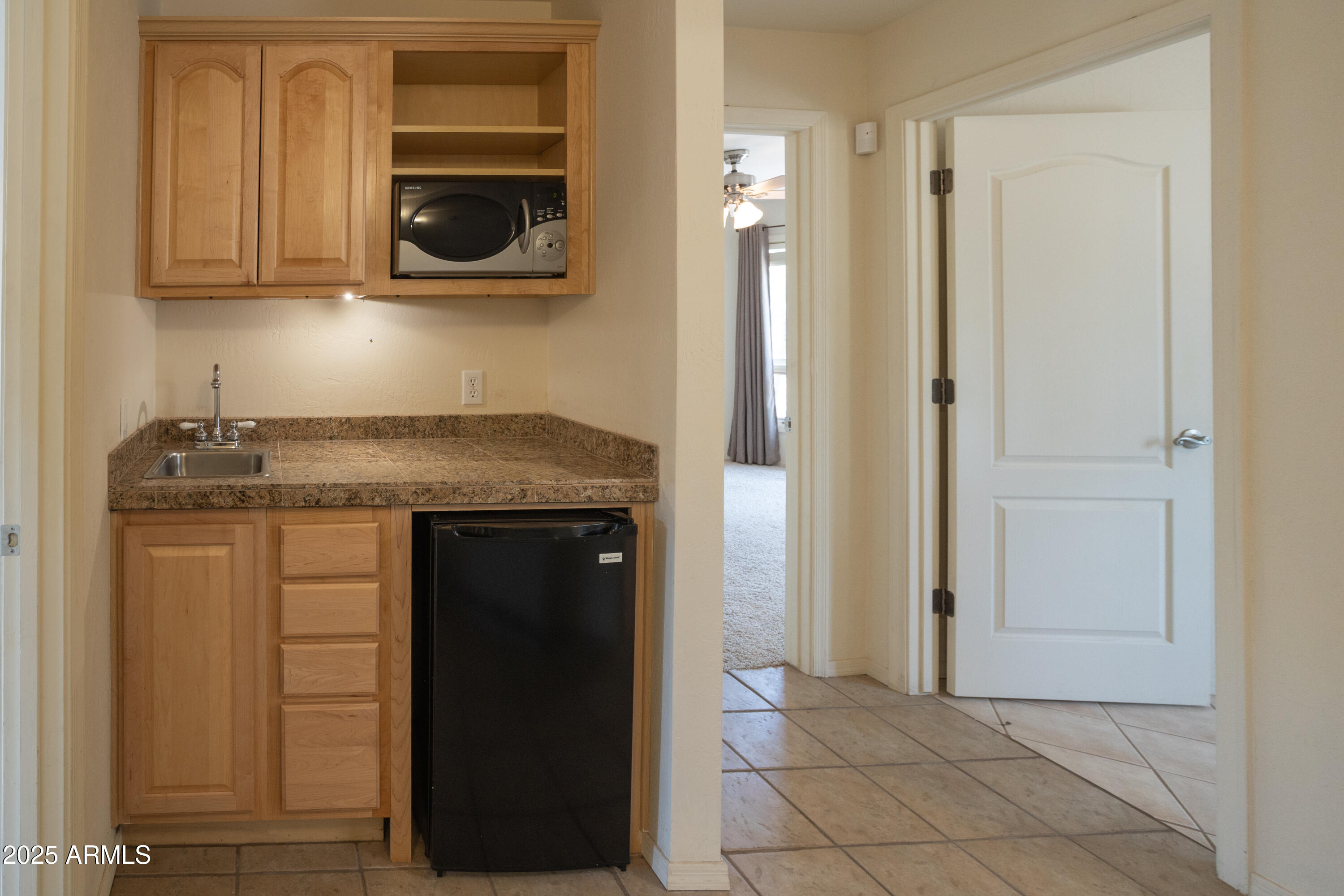 902 Rim Road Lakeside, AZ 85929 - Photo 27 of 55 Kitchenette