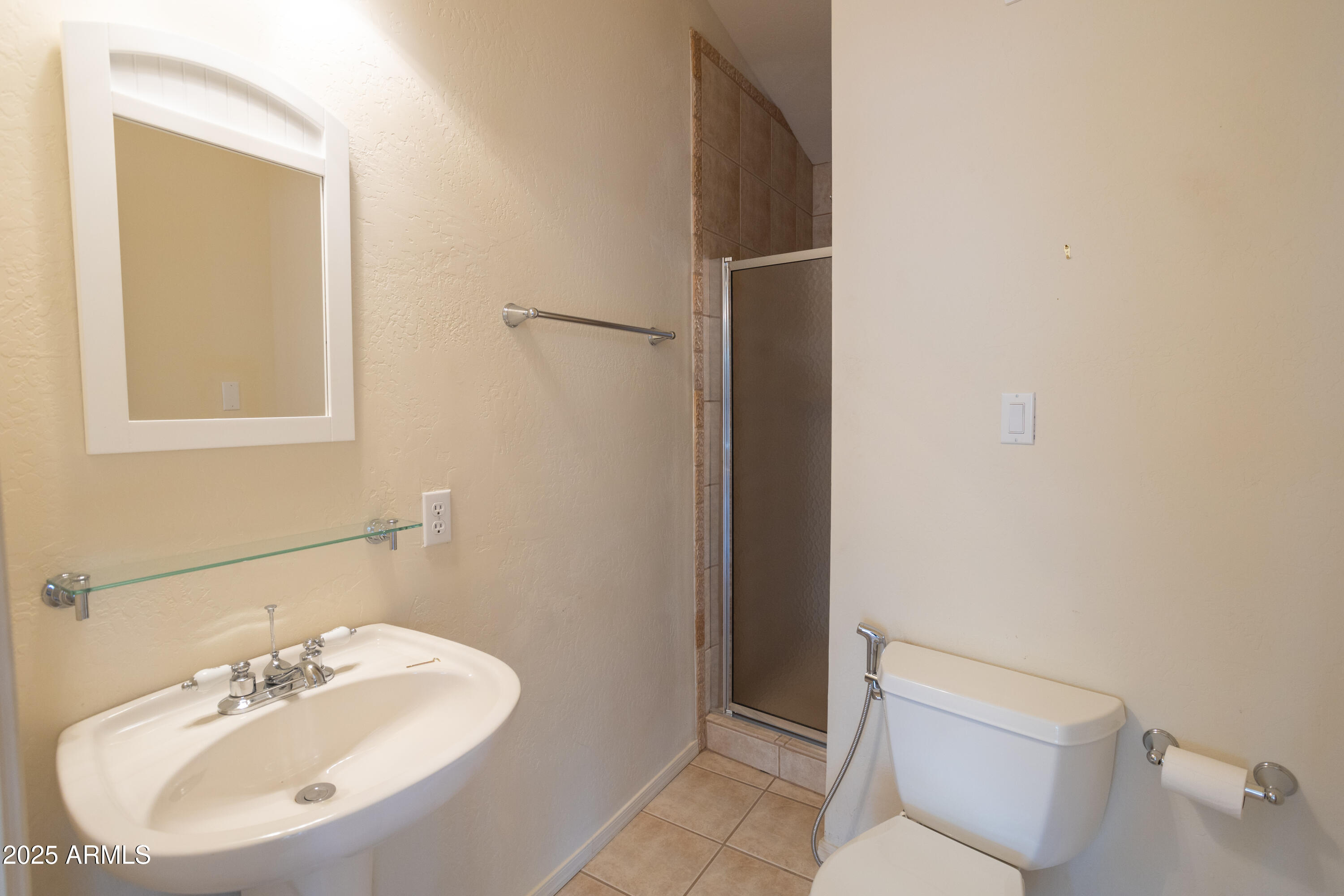 902 Rim Road Lakeside, AZ 85929 - Photo 34 of 55 Upstairs Bathroom