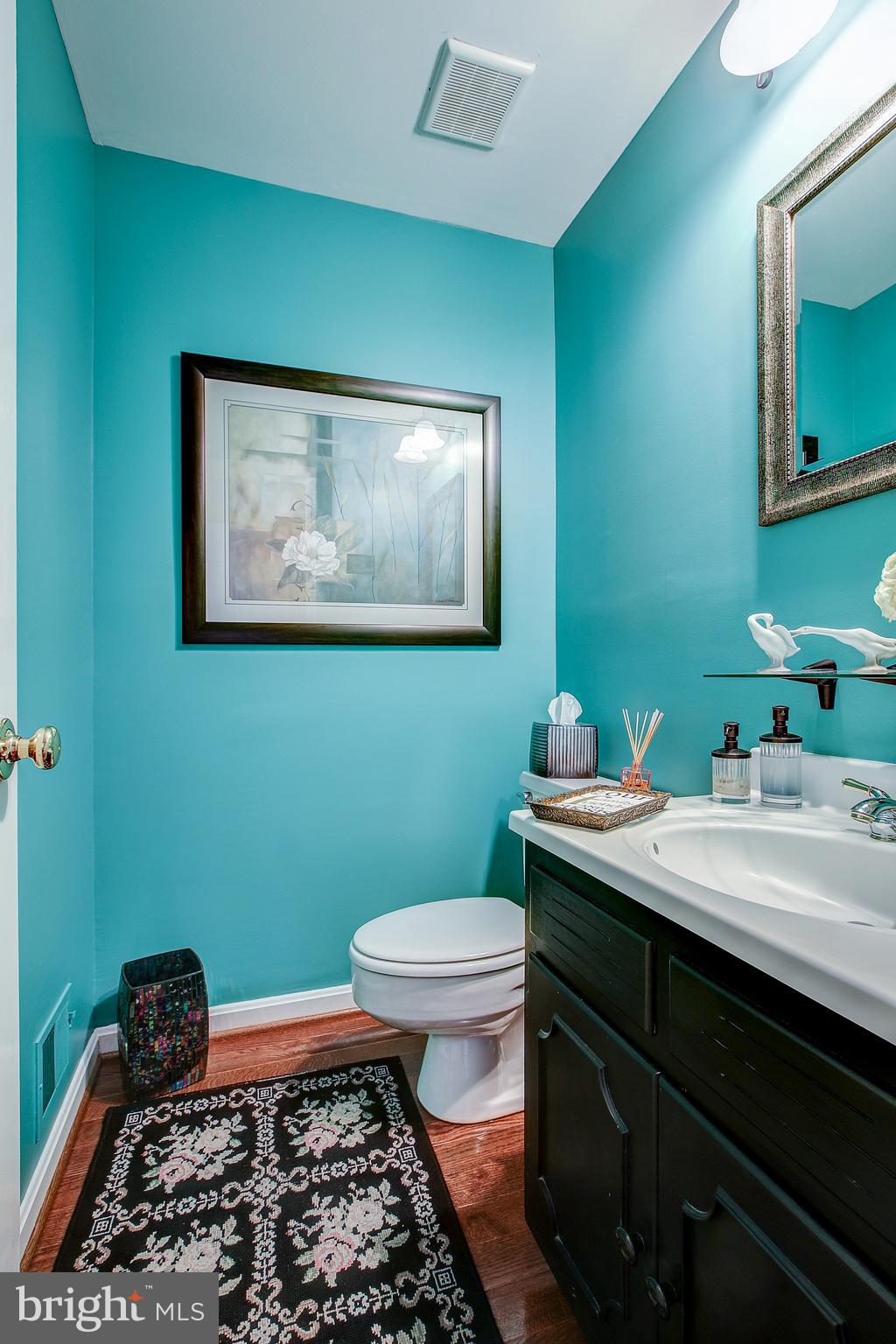 9605 Persimmon Tree Road Potomac, MD 20854 - Photo 11 of 32 Gallery Image 11