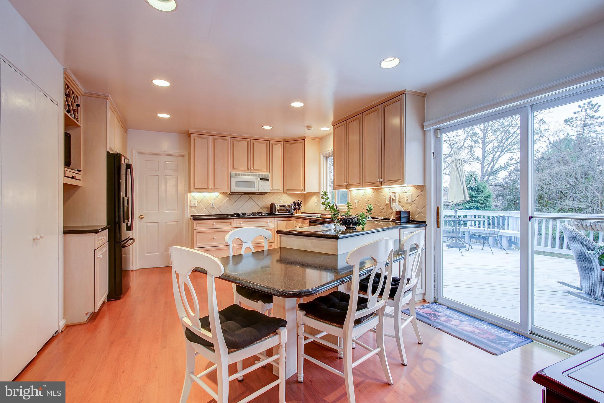 9605 Persimmon Tree Road Potomac, MD 20854 - Photo 12 of 32 Gallery Image 12
