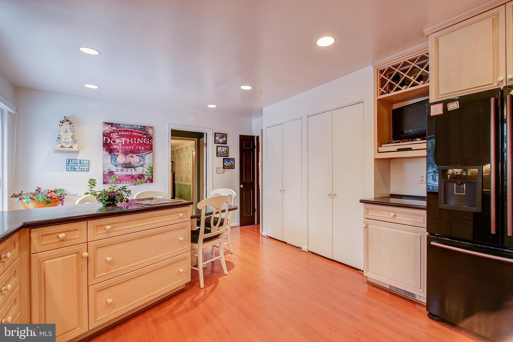 9605 Persimmon Tree Road Potomac, MD 20854 - Photo 15 of 32 Gallery Image 15
