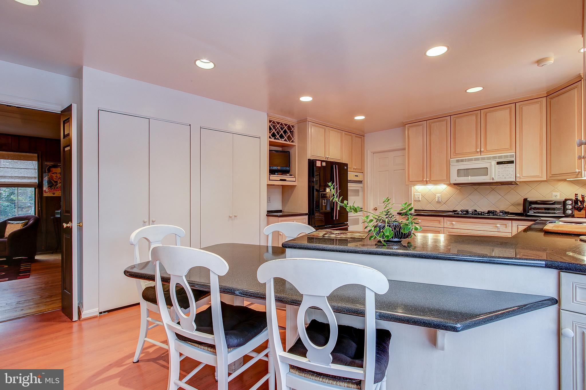 9605 Persimmon Tree Road Potomac, MD 20854 - Photo 16 of 32 Gallery Image 16