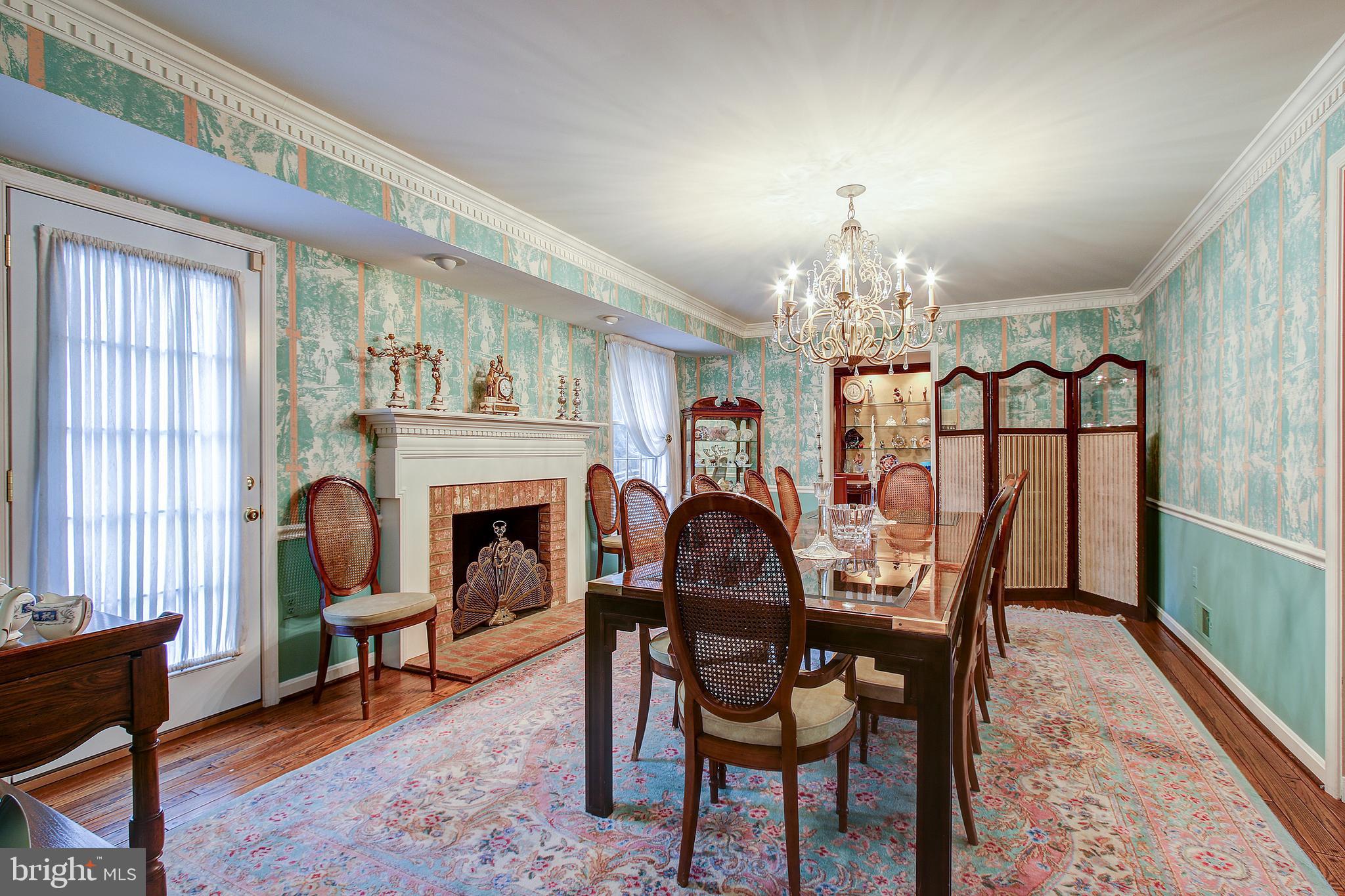 9605 Persimmon Tree Road Potomac, MD 20854 - Photo 10 of 32 Gallery Image 10